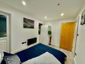 One Bedroom Apartment with parking close to city centre