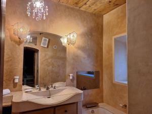 Villas MAS DES CIGALES Lambesc : photos des chambres