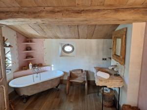 Villas MAS DES CIGALES Lambesc : photos des chambres