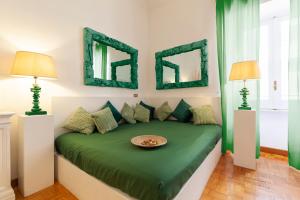 Spanish Steps Historic Apartment