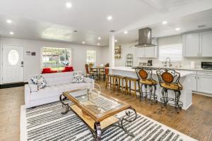 Yard and Patio Dallas Area Home By Parks and Dining