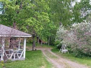 Loma tai perhejuhlat Bobackan pihatorpassa