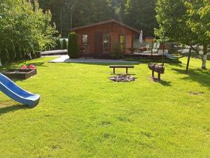 Domek letniskowy w Nadolu nad jeziorem Żarnowieckim