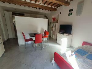 Appartamento monolocale con giardino, Siena 15 min