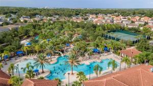 Luxury 5BR Villa with Private Pool, Theater, Game Room & Resort Amenities - Near Disney