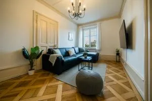 City Apartment with Rooftop Terrace - Prêles