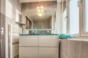 Maisons de vacances Maison d-artiste de village : photos des chambres