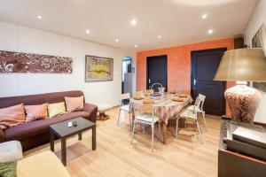 Maisons de vacances Maison d-artiste de village : photos des chambres