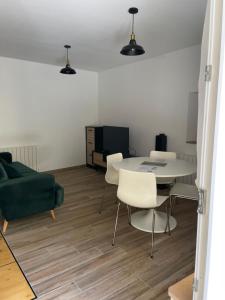 Appartements Appartement St Amant Tallende 2 adultes 1 enfant possible : photos des chambres