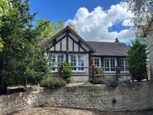 Maisons de vacances Le petit cocon de Breuilpont : Maison 1 Chambre
