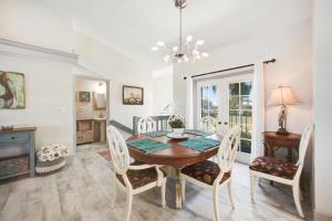 5 Bedroom Family Beach and Pool House on Bonita Beach, Sleeps 11
