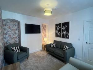 8 Guests Large cottage Hotub