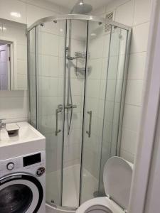 Cozy apt near by center for work and movies