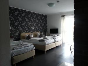 Triple Room with Terrace room in Lieth-Hotel-Grünreich