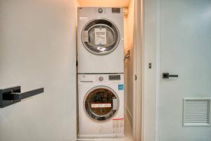 Luxury City Centered Oasis