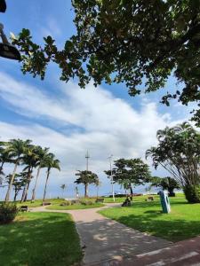 Apartamento em Santos na Beira mar com Vaga privativa e Wifi