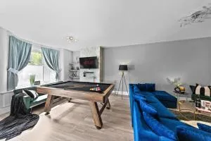 Charming Leytonstone 5 Bed - - London