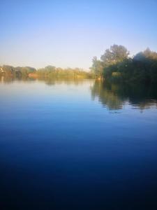 Wohnwagen am See