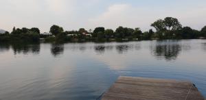 Wohnwagen am See