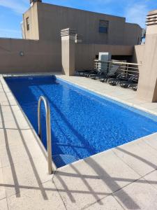 Excelente Departamento, piso alto