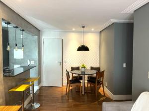 1062 Em frente ao Hospital Albert Einstein e Estádio do Morumbis