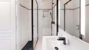 Appartements Residence Calme au Bord de Seine a Melun avec Jardin Terrasses et vue sur la Seine : Appartement 1 Chambre