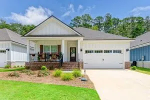 Fully-Fenced Backyard l Perfect for Families and Groups - Saint Peter