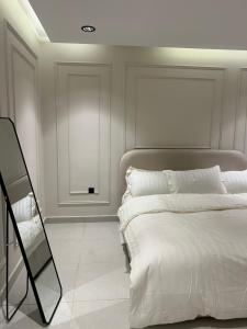 An Elegant One Bedroom Apartment in AlAqeeq Self Entry 5 Minutes to Boulevard Riyadh Season شقة أنيقة غرفة وصالة في العقيق 5 دقايق من البوليڤارد