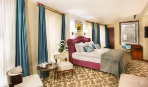 King Suite room in Mard-inn Hotel