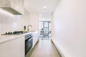 Boutique Apt on St Kilda Rd w Historic Elegance