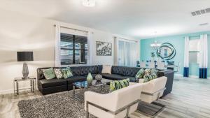 Comfy Vacation Home, Private Pool!