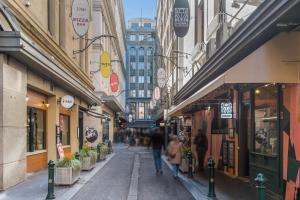 Complete Host Degraves St Apartments