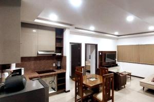Amplio dpto de 2 dorm y balcón Como en Casa-Scz