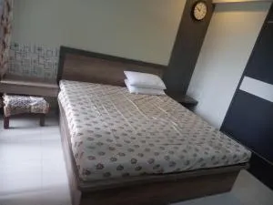 Thane Balkum master bed room for rent - Kolshet
