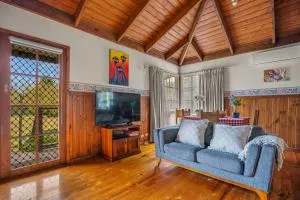 StayAU Lakeview Cottage 2BR Cozy Nature Getaway - Lyntors