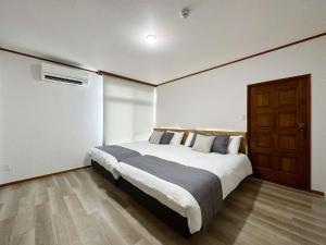 b hotel Life Gate - Expansive 4BR Apartment in Vibrant Nakamachi