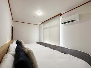 b hotel Life Gate - Expansive 4BR Apartment in Vibrant Nakamachi