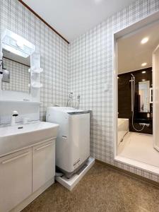 b hotel Life Gate - Expansive 4BR Apartment in Vibrant Nakamachi