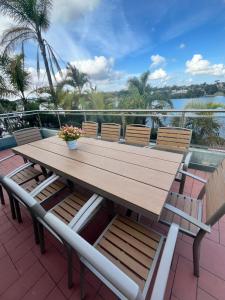 Chiswick Waterfront Retreat