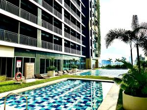 Luxury Condo living at Red Residences Makati City 16