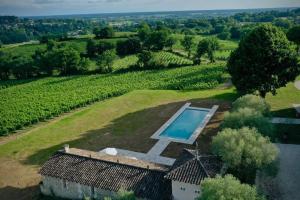 Villas Chateau 14e siecle vue panoramique sur les vignes : photos des chambres