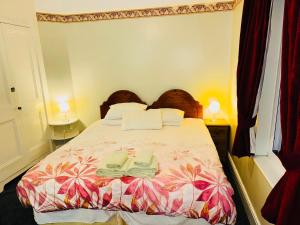 The Bliss 9 Home Stay, En-suite, Self check in with smart lock, Non Smoking Home in and out, Zero tolerance for noise after 11pm