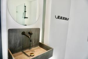 Hash Apartment Silom Soi 3 triple room