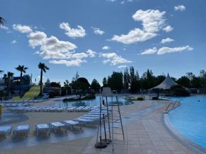 Villages vacances Ruhig gelegenes Mobilhome La Carabasse : photos des chambres