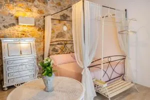 Monolocale con bagno, angolo cottura e letto matrimoniale a Baldacchino - Sasso Pisano