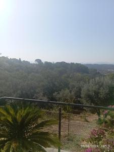 Maison contemporaine avec piscine vue dégagée