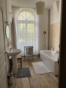 B&B / Chambres d'hotes L'ancienne comedie : photos des chambres