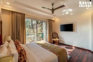 StayVista at Villa Montierra 4BHK Luxury Villa Near Mall Road Kasauli