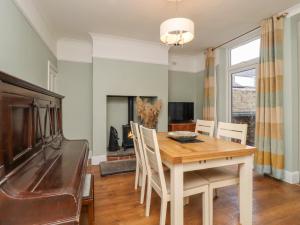 49 Waddington Road