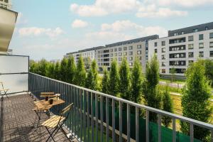 Przestronny Apartament Blisko Jeziora w Poznaniu 2 Miejsca Postojowe by Noclegi Renters